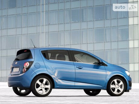 Chevrolet Aveo 2010 року