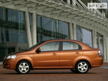 Chevrolet Aveo 2003 года