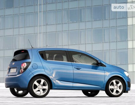 Chevrolet Aveo 2010 року