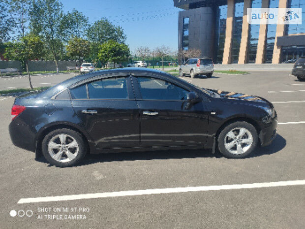 Chevrolet Cruze 2011 року