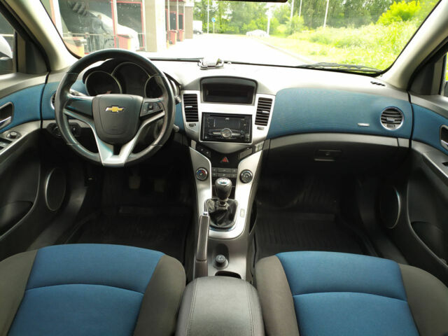 Chevrolet Cruze 2012 года