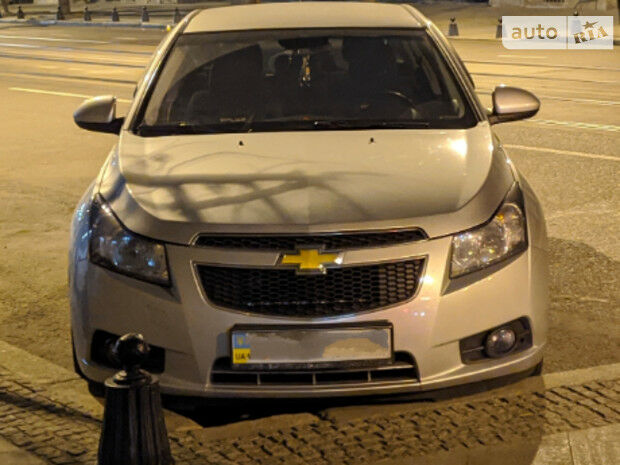 Chevrolet Cruze 2011 року