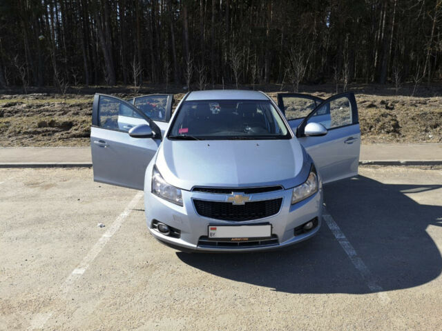 Chevrolet Cruze 2011 року