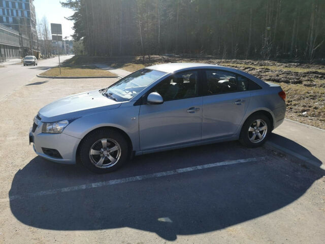 Chevrolet Cruze 2011 року