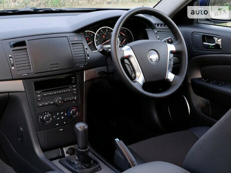 Шевроле Эпика 2009 року Chevrolet Epica 2009 року