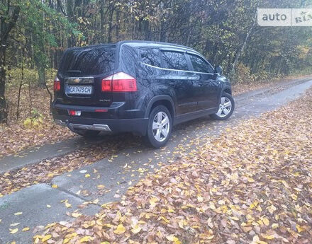 Фото на відгук з оцінкою 4.8   про авто Chevrolet Orlando 2012 року випуску від автора “власник” з текстом: Чудесный 7ми местный автомобиль. При длительных переездах нет ощущения усталости. 2л дизель капри...