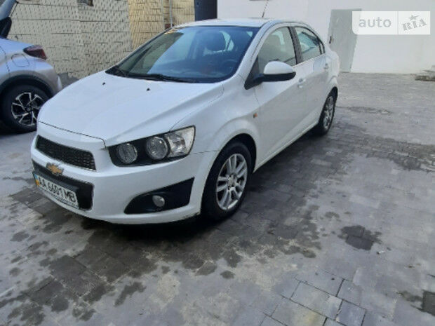 Chevrolet Sonic 2012 года