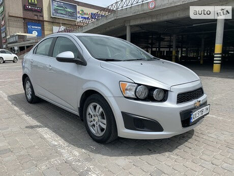 Chevrolet Sonic 2016 року