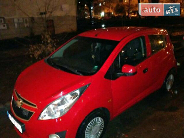 Chevrolet Spark 2011 года