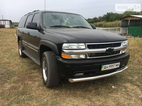 Chevrolet Suburban 2003 года