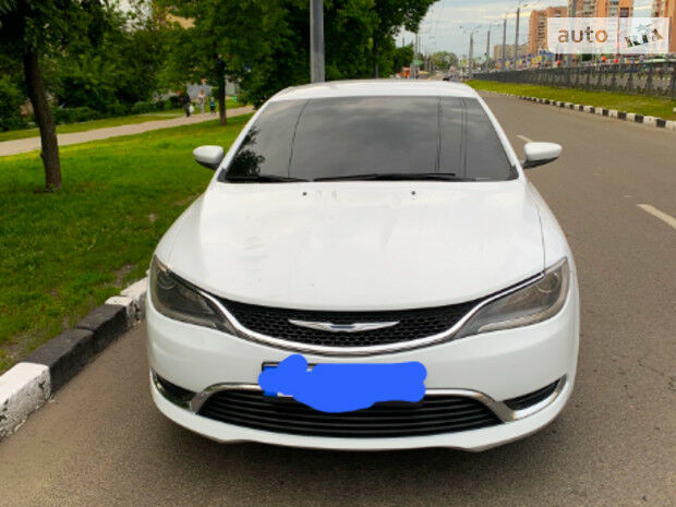 Chrysler 200 2015 року