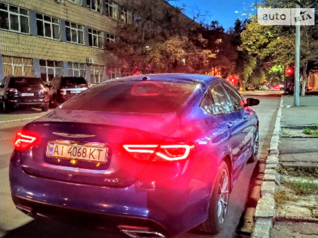 Chrysler 200 2015 года