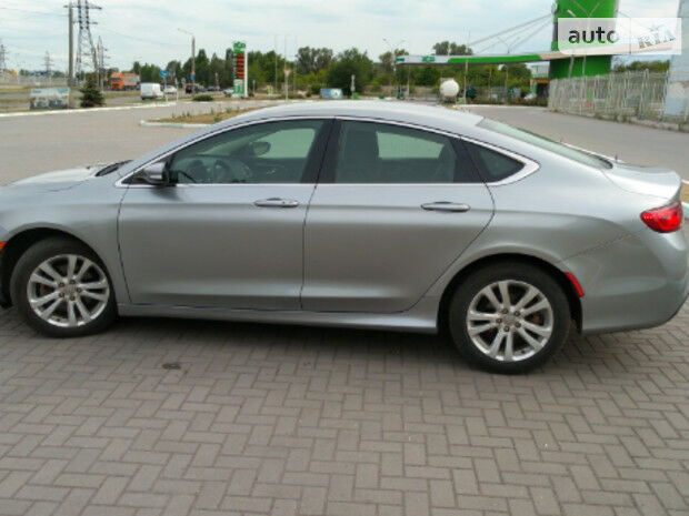 Chrysler 200 2015 року