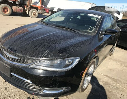 Chrysler 200 2015 года