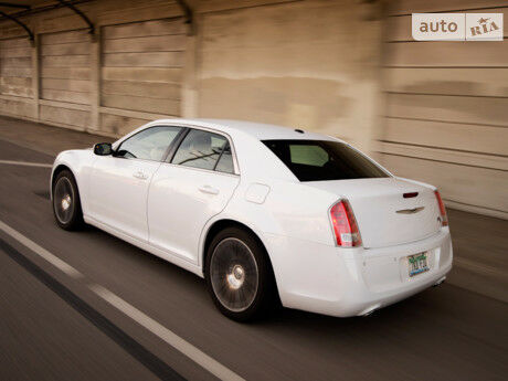 Chrysler 300 2008 года