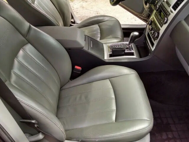 Chrysler 300C 2005 года