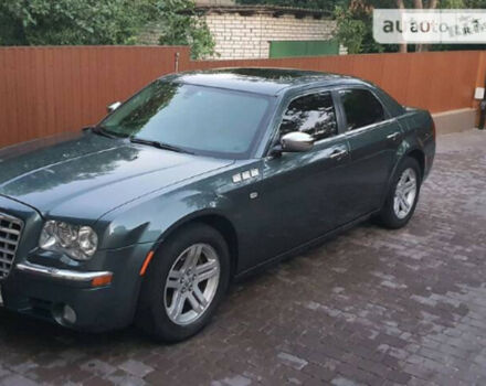 Отзыв о Chrysler 300C 2006 года выпуска Фото на отзыв с оценкой 5 о Chrysler 300C 2006 году выпуска от автора "Boxer" с текстом: Одно удовольствие в езде, но минус в расходе по городу 18 литров хочется до10. Очень удобная хоть...