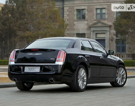 Chrysler 300C 2005 года