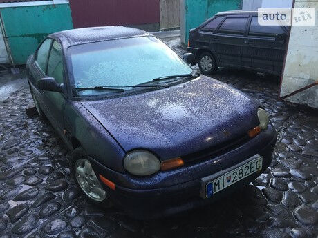 Крайслер Неон 1998 года Chrysler Neon 1998 года