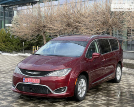 Chrysler Pacifica 2017 года - Фото 1 авто