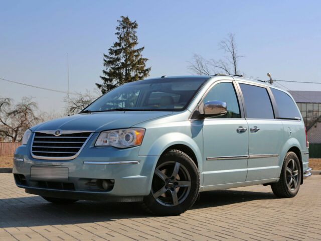 Chrysler Town & Country 2007 года