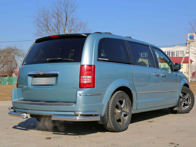 Chrysler Town & Country 2007 року