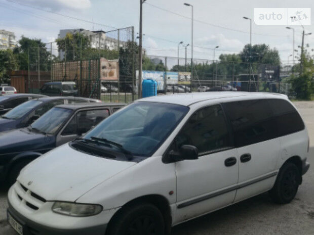 Chrysler Voyager 2000 года