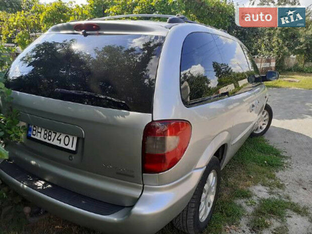 Chrysler Voyager 2003 года