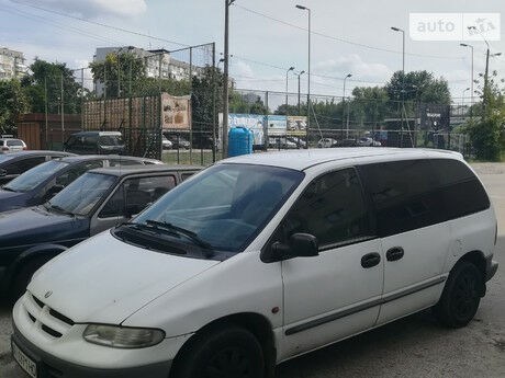 Chrysler Voyager 2000 року