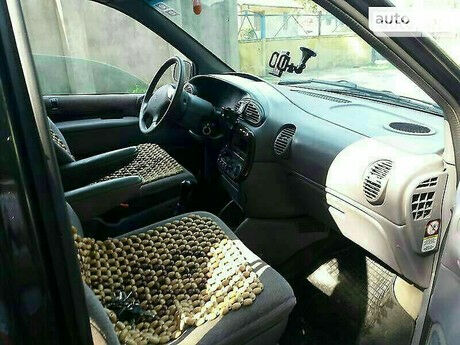 Крайслер Вояджер 2001 года Chrysler Voyager 2001 года