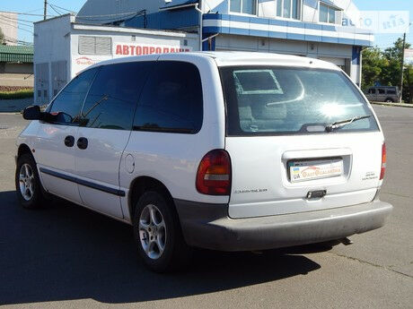 Крайслер Вояджер 2001 года Chrysler Voyager 2001 года