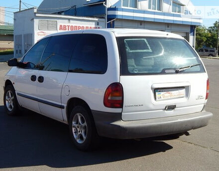 Chrysler Voyager 2001 року