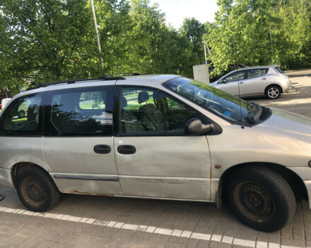 Chrysler Voyager 2000 року