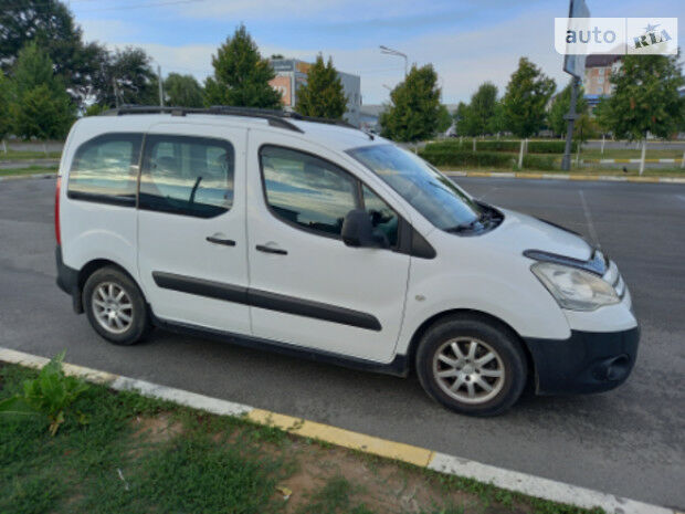 Citroen Berlingo пасс. 2011 року