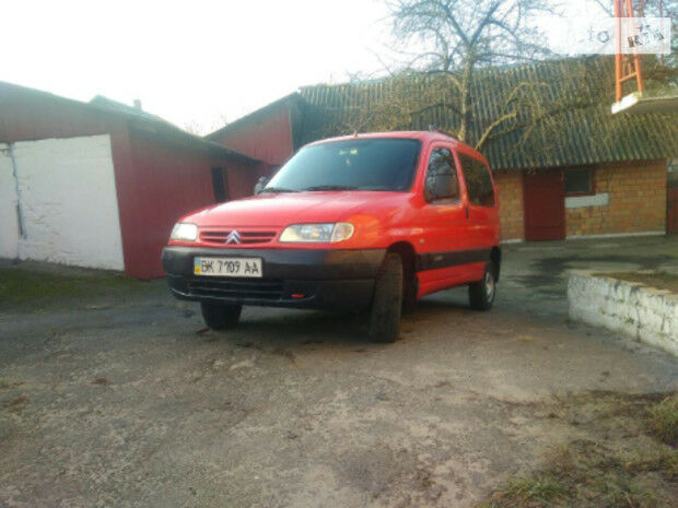 Citroen Berlingo пасс. 2001 року