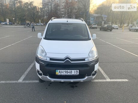 Ситроен Берлинго пасс. 2012 года Citroen Berlingo пасс. 2012 года