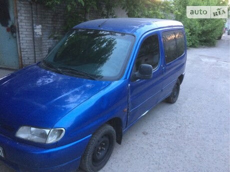 Ситроен Берлинго пасс. 1998 року Citroen Berlingo пасс. 1998 року