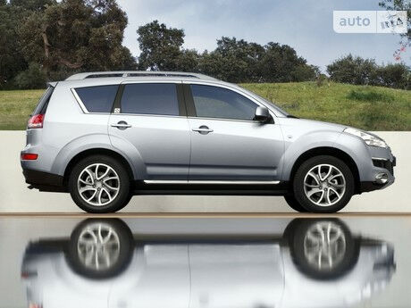 Ситроен С-Кроссер 2011 года Citroen C-Crosser 2011 года