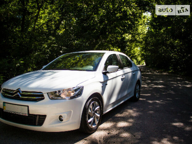 Ситроен С-Элизе 2014 року Citroen C-Elysee 2014 року
