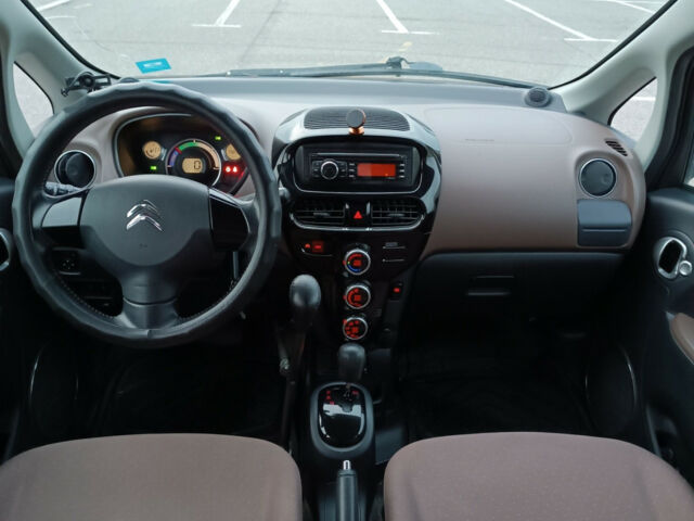 Citroen C-Zero 2011 года