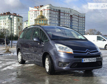 Фото на отзыв с оценкой 4.8 о Citroen C4 Picasso 2008 году выпуска от автора "Алексей" с текстом: После этой машины трудно вообще, что то выбрать. Есть все, что нужно. Но время не стоит. Я захоте...