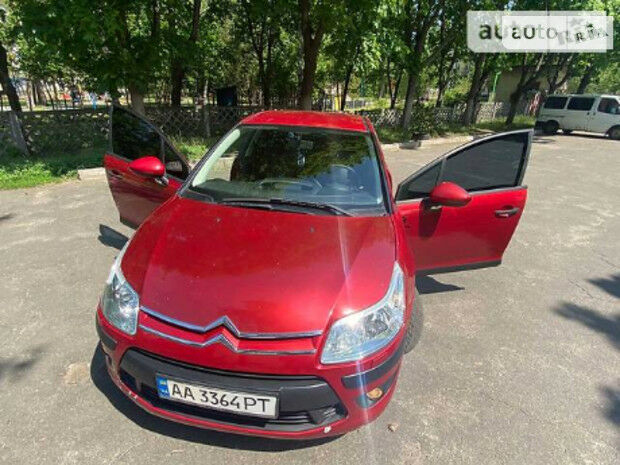 Citroen C4 2010 года