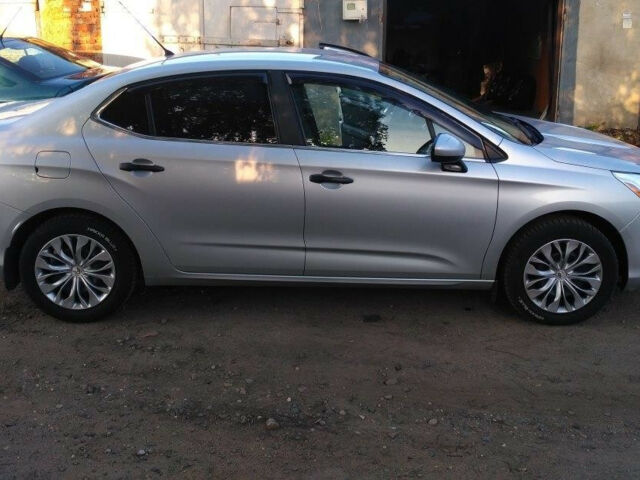 Citroen C4 2013 року