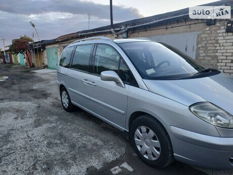 Ситроен С8 2005 года Citroen C8 2005 года