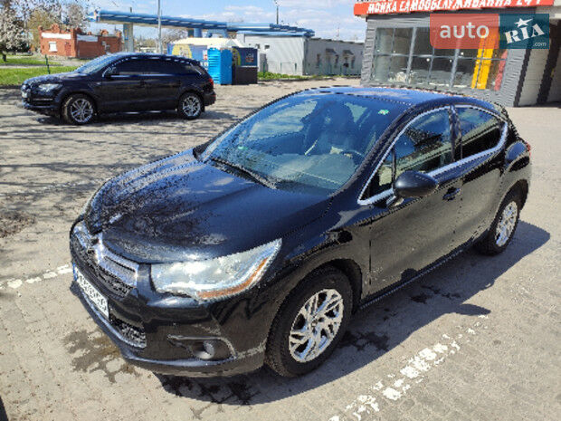 Citroen DS4 2011 года