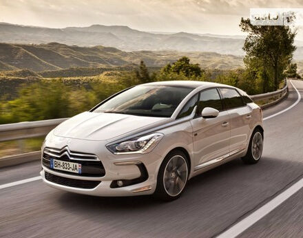 Citroen DS5 2012 года