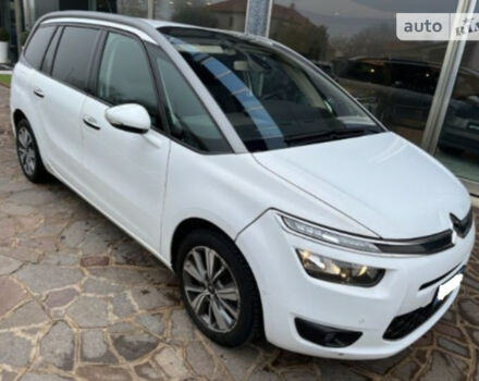 Фото на отзыв с оценкой 5 о Citroen Grand C4 Picasso 2015 году выпуска от автора "Наталья" с текстом: Не смотря на габариты хорошая управляемость.<br> С завода машина обесшумлена качественно.<br>Ауди...