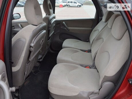Ситроен Ксара Пикассо 2005 года Citroen Xsara Picasso 2005 года