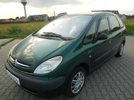 Ситроен Ксара 2002 року Citroen Xsara 2002 року