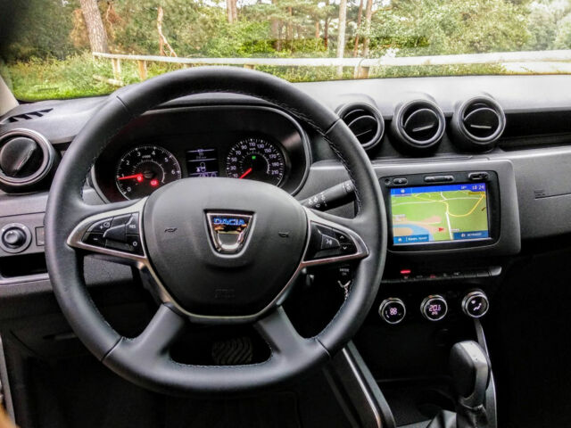 Dacia Duster 2018 года